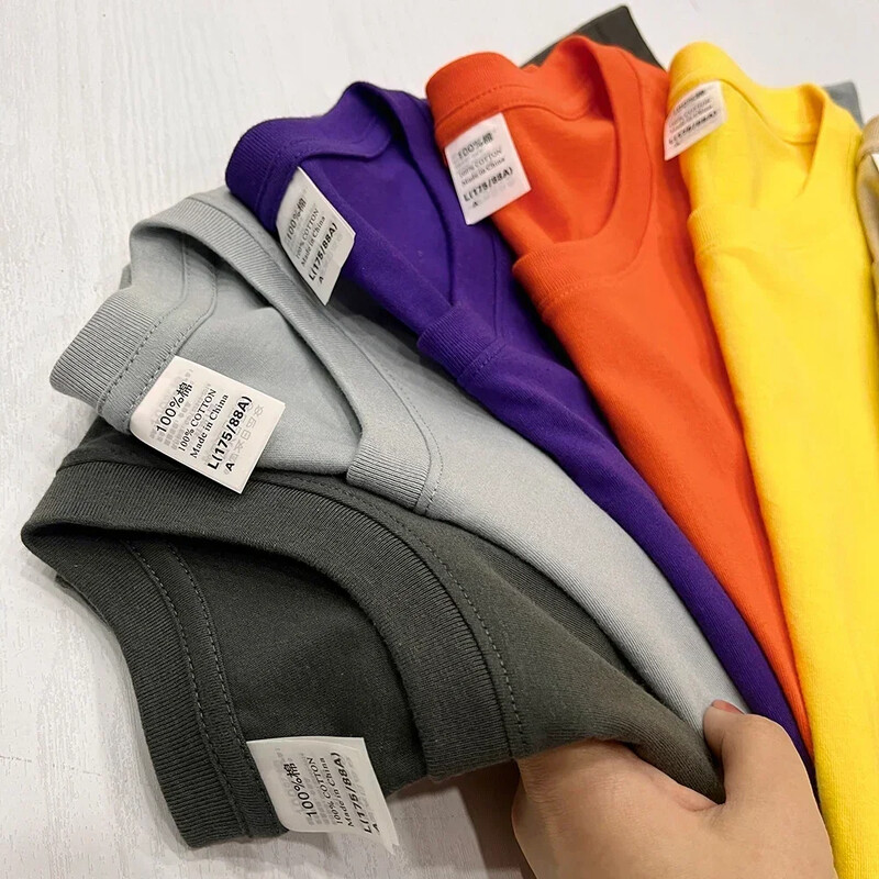 Positiivse energiaga meeste t-särgid ja T-särk: trendikad linna tänavarõivad stiilse suve väljanägemise jaoks