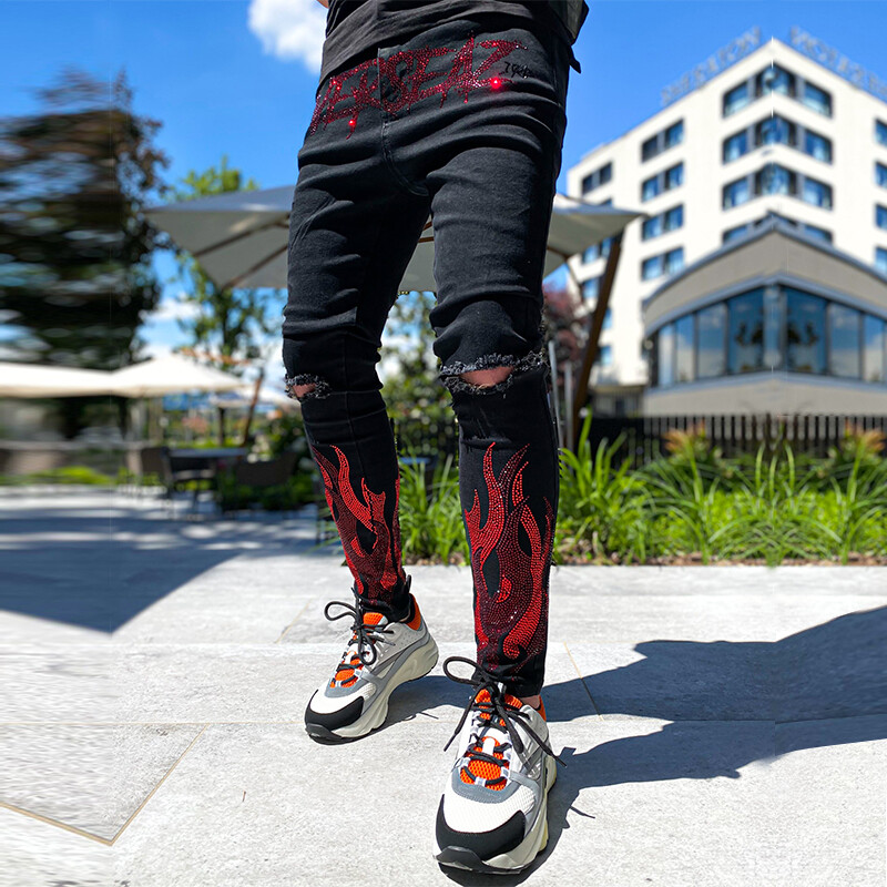 Meeste Broken Hole Black Hot Drill Pencil Teksad Slim Meeste Street Punk Denim Püksid Klassikalised kauboid Skinny Young Man Biker püksid