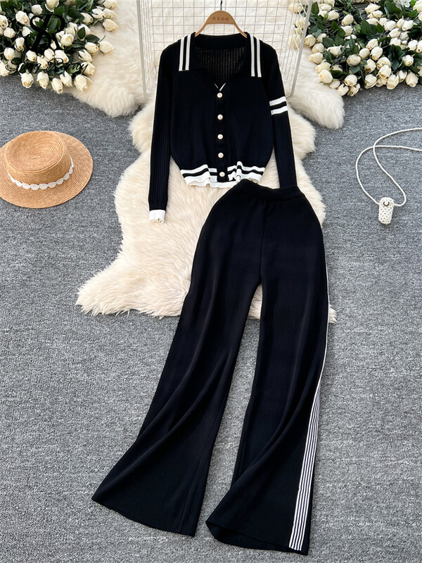 SINGREINY sügiskootud kaheosaline ülikond, revääri kaelus, üherealised topid+kõrge vöökohaga pikad püksid, naiste sviitrite komplektid