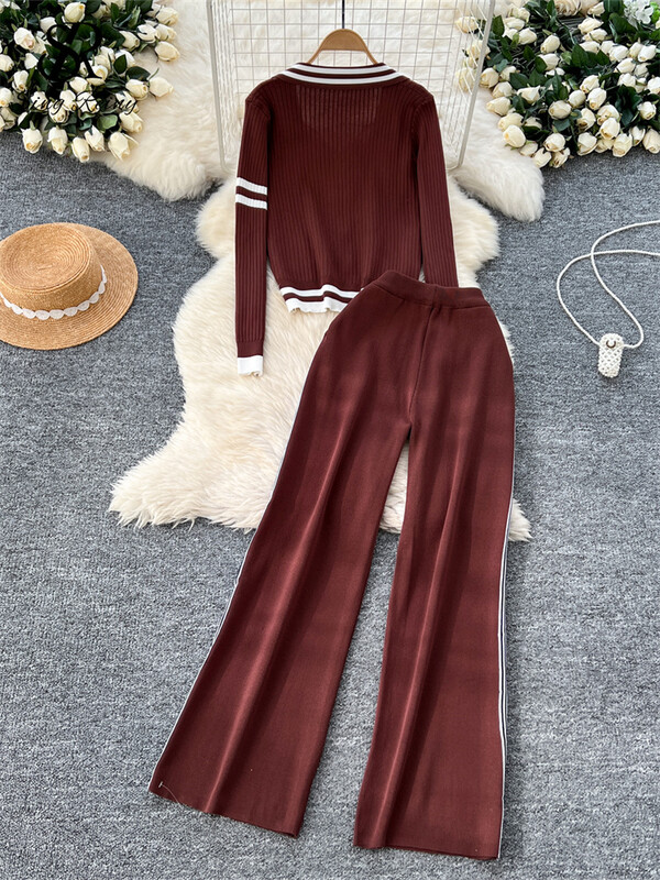 SINGREINY sügiskootud kaheosaline ülikond, revääri kaelus, üherealised topid+kõrge vöökohaga pikad püksid, naiste sviitrite komplektid