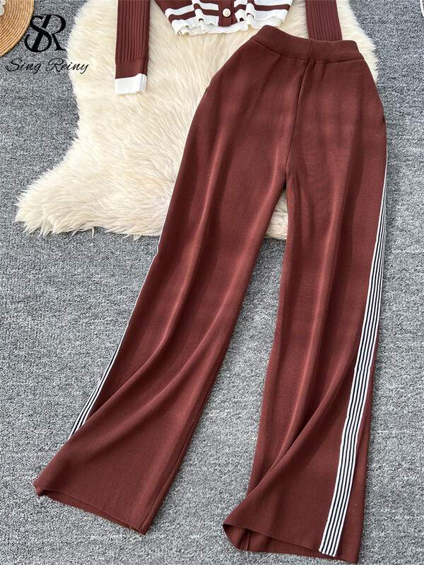 SINGREINY sügiskootud kaheosaline ülikond, revääri kaelus, üherealised topid+kõrge vöökohaga pikad püksid, naiste sviitrite komplektid