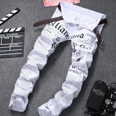 Straight Fashion White New Style Denim Teksad Pikad Õhukesed Püksid Meeste Püksid Ajalehetrükk Neli hooaega Pluss Suurus 40 42