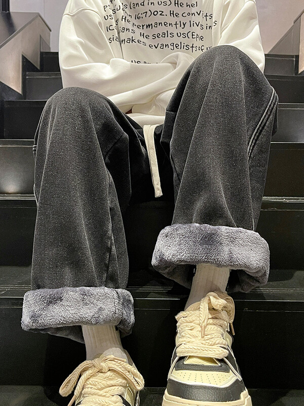 Zimske muške traperice Korejske modne flis podstave Debele tople ravne traper hlače Isprani pamuk Retro plave jeans hlače širokih nogavica