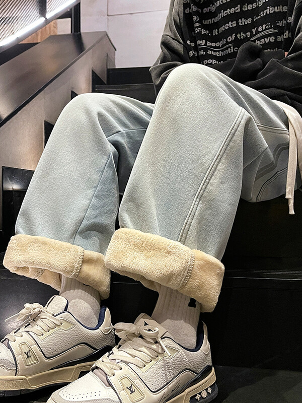 Zimske muške traperice Korejske modne flis podstave Debele tople ravne traper hlače Isprani pamuk Retro plave jeans hlače širokih nogavica