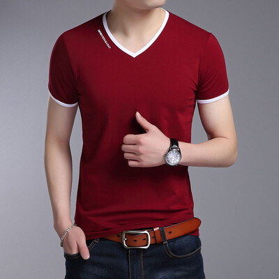 Nova ljetna korejska verzija za 2024. Trendy i svestrana ležerna prekomjerna majica kratkih rukava s V-izrezom za muškarce