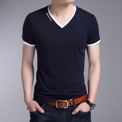 Nova ljetna korejska verzija za 2024. Trendy i svestrana ležerna prekomjerna majica kratkih rukava s V-izrezom za muškarce