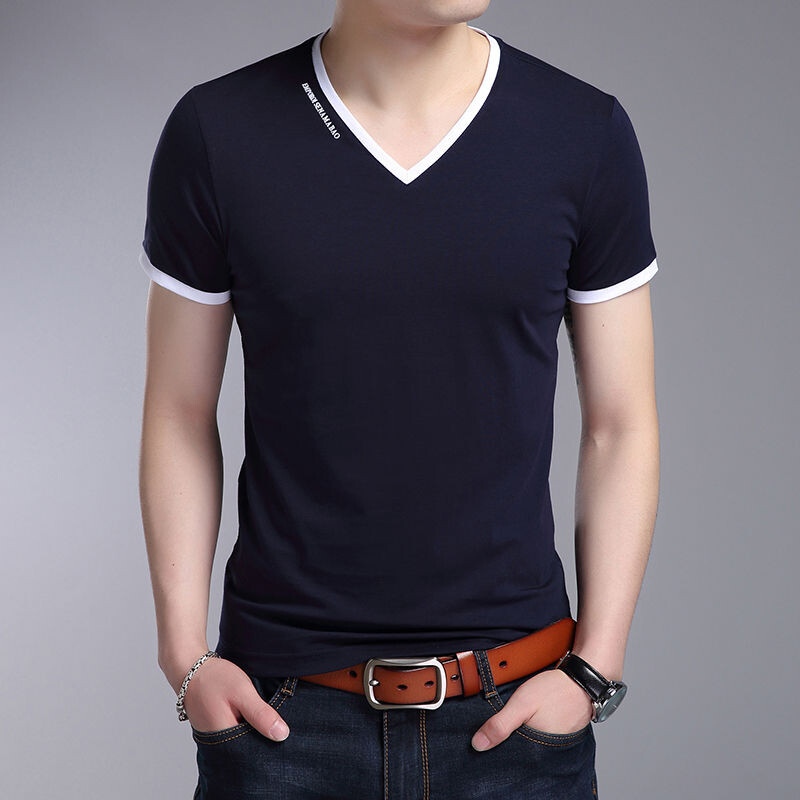 Nova ljetna korejska verzija za 2024. Trendy i svestrana ležerna prekomjerna majica kratkih rukava s V-izrezom za muškarce