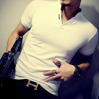 Vīriešu polo krekli ar V kakla izgriezumu, 2024. gada vasaras modes vienkrāsains T-krekls ar īsām piedurknēm