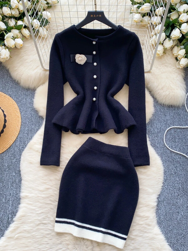 Franču stila rudens trikotāžas kostīmi dāmām ar pērļu pogām garām piedurknēm tops + elastīgs mini komplekts gurnu svārki Elegants džemperis 2 daļ.