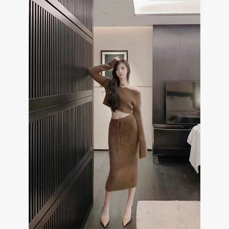 Vrhunska pletena trenirka u društvenom stilu, elegantna suknja koja pokriva bokove, dvodijelni set za odrasle uvezen iz Guangzhoua