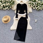 Елегантно О-образно деколте, дълъг ръкав, шикозно тънко горнище с волани и висока талия, френско улично зимно кадифено облекло