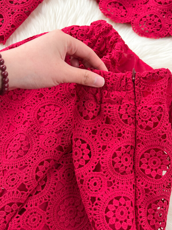 XFPV naiste V-kaelusega avara pitsiga varrukas, keskmise pikkusega vöötopid kõrge vöökohaga A-line seelik kaheosaline komplekt 2025. aasta kevadsuvi SM10207