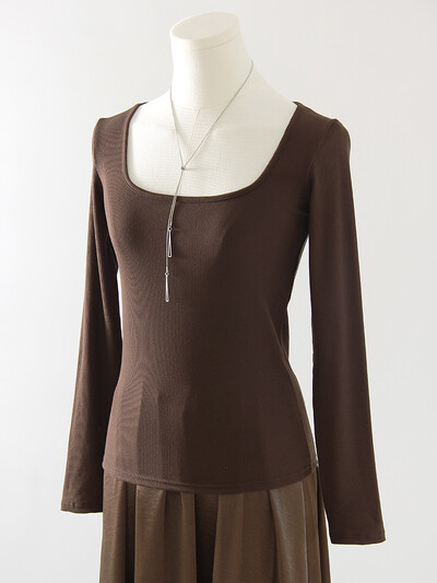 Pavasara ziemas modāls T krekls Sieviešu topi ar garām piedurknēm Brūni Basic Slim Big Deck Top T krekli Sieviešu džemperi Melni balti T-krekli 2025