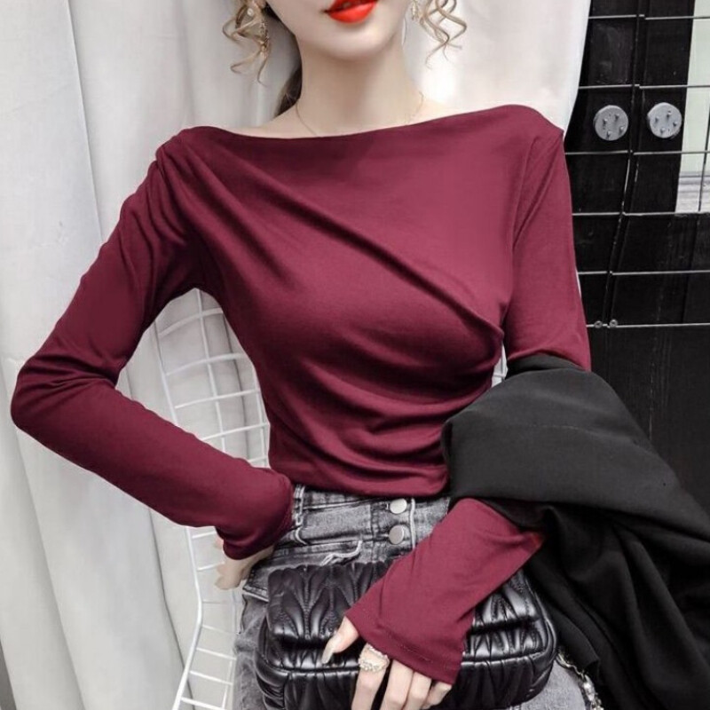 Lihtne naiste T-särk 2024 Naiste õhukesed riided Seksikas T-särk punane Alt Esteetiline hulgitop Korea jaoks Stiilne Lihtne Odav Vana T-särk