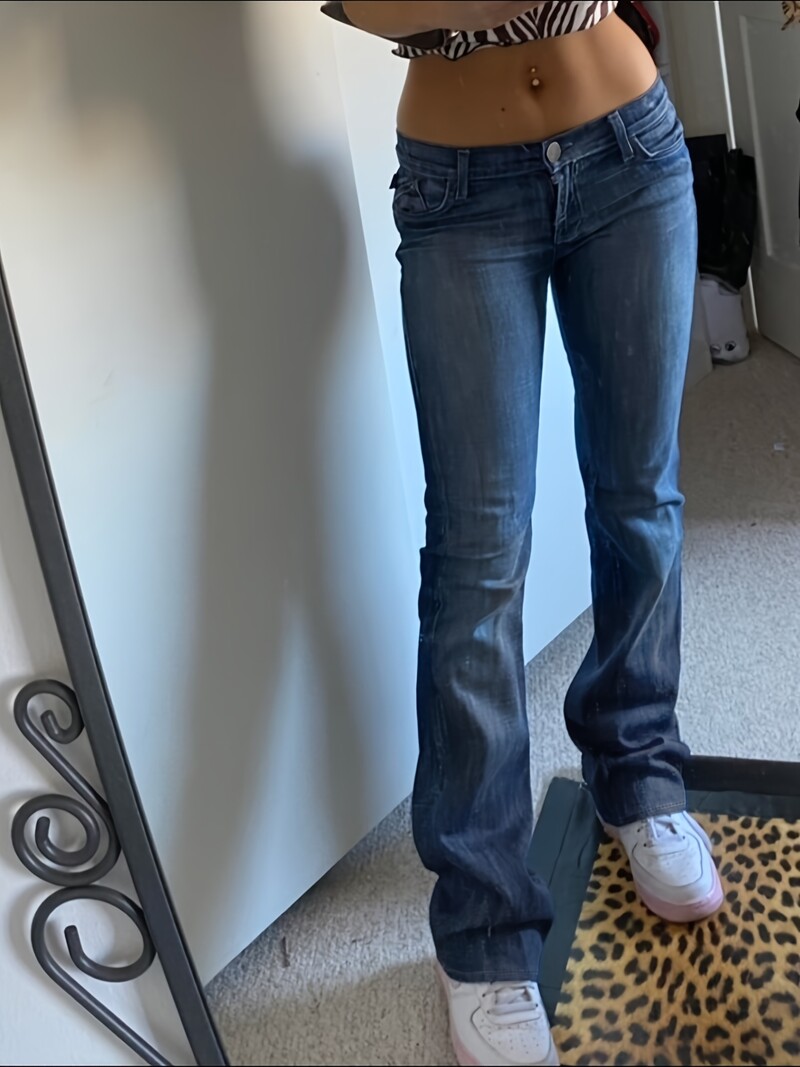 Īpaši zemu vidukli izšūtas mikro uzplaiksnītās bikses ar aizmugurējo kabatu