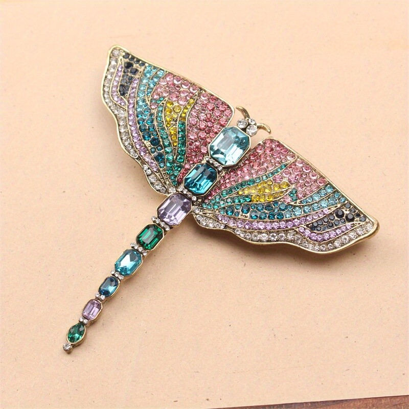 Liela pārspīlēta kalnu strēles kukaiņu spāres sakta dzīvnieku piespraudes aksesuārs unisex korsāža