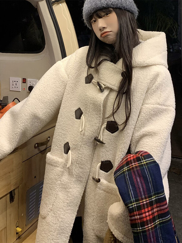 Ikdienas pūkains jēra vilnas garie mēteļi sievietēm silti, vaļīgi ragu kabatas, ciets mētelis sieviešu ziemai, eleganti eleganti ielas apģērbi