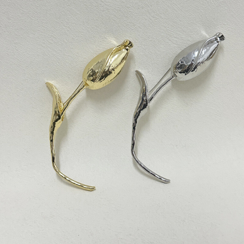 Jauna modes salda temperamenta sakausējuma INS tulpju ziedu sakta sieviešu ballītēm kāzu rotaslietas