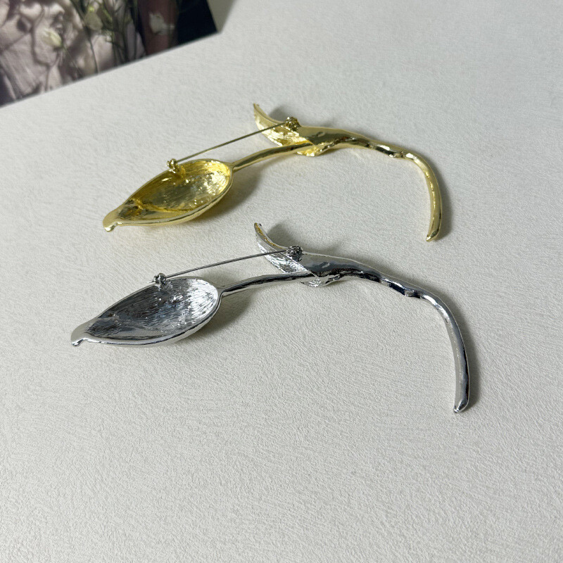 Jauna modes salda temperamenta sakausējuma INS tulpju ziedu sakta sieviešu ballītēm kāzu rotaslietas