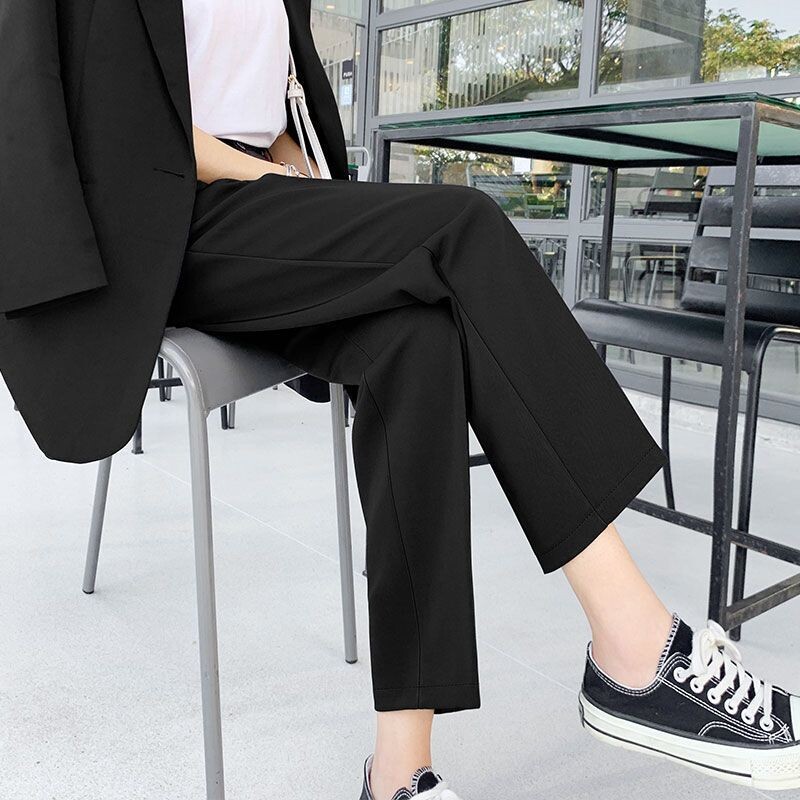 Sieviešu rudens ziemas flīss, biezs, augsts viduklis, brīvs, taisns, vienkāršība vienkrāsains uzvalka bikses. Vispārpiemērotas biroja sieviešu bikses