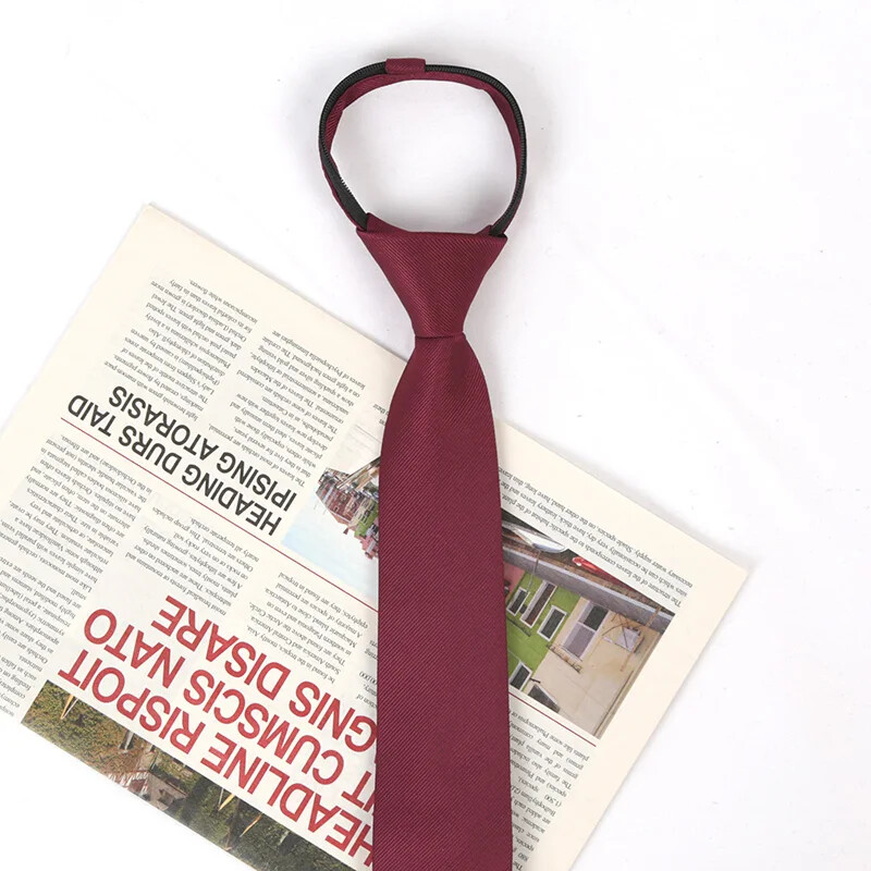 Jauna unisex cieta kaklasaite ar rāvējslēdzēju