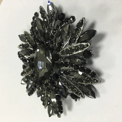 Ретро преувеличен темперамент Големи брошки от кристално стъкло за жени Луксозни многоцветни игли с кристали Аксесоари за палто Бижута