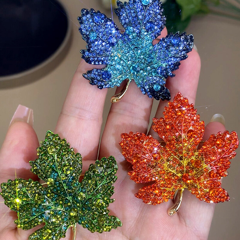 Novi emajlirani broševi od javorovog lišća s plavim kamenčićima za žene Luksuzni dizajn Vintage metalni ležerni uredski broš Igla Party vjenčani dar