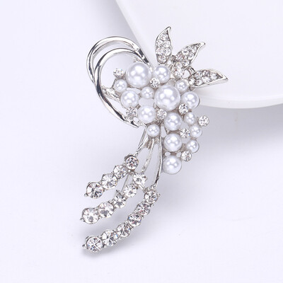 Izsmalcinātas pērļu ziedu saktas Sievietēm Rhinestone Bouquet Luxury Pin Skaistums Biroja ballīte Draugs Dāvanas Aksesuāri