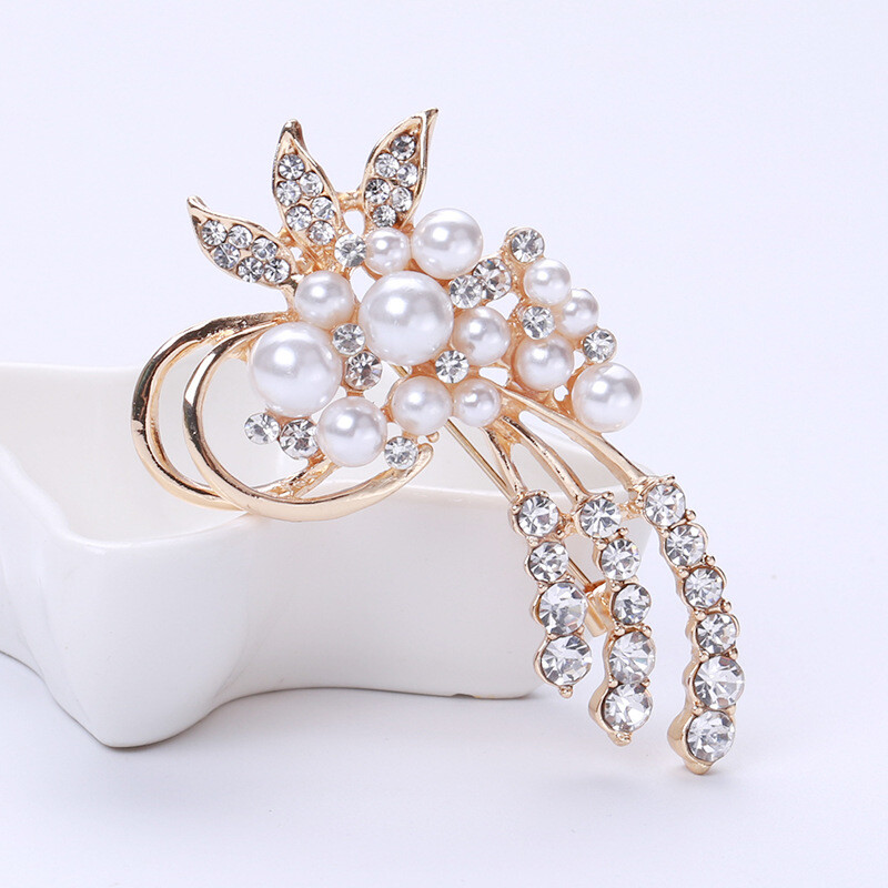 Izsmalcinātas pērļu ziedu saktas Sievietēm Rhinestone Bouquet Luxury Pin Skaistums Biroja ballīte Draugs Dāvanas Aksesuāri