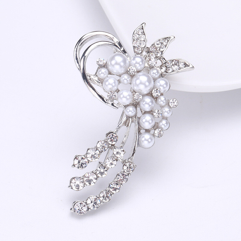 Izsmalcinātas pērļu ziedu saktas Sievietēm Rhinestone Bouquet Luxury Pin Skaistums Biroja ballīte Draugs Dāvanas Aksesuāri