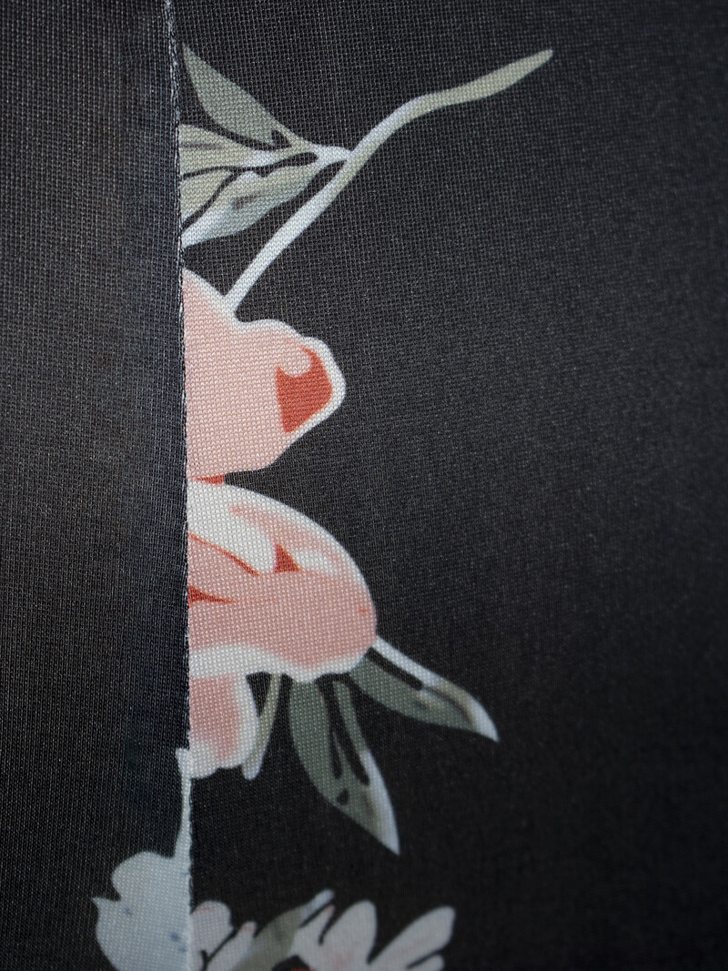 Liela izmēra sieviešu bikses ar ziedu apdruku Eleganta trikotāža, platas bikses ar uzplaiksnījumu Mīkstas, elastīgas sieviešu apģērbs ar zvaniņu apakšā