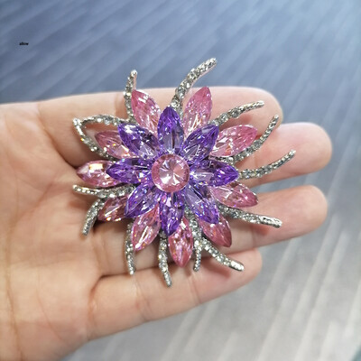 Luxus virágos bross női kitűző öltöny kiegészítők Jewel Crystal egyszerű napraforgó bross