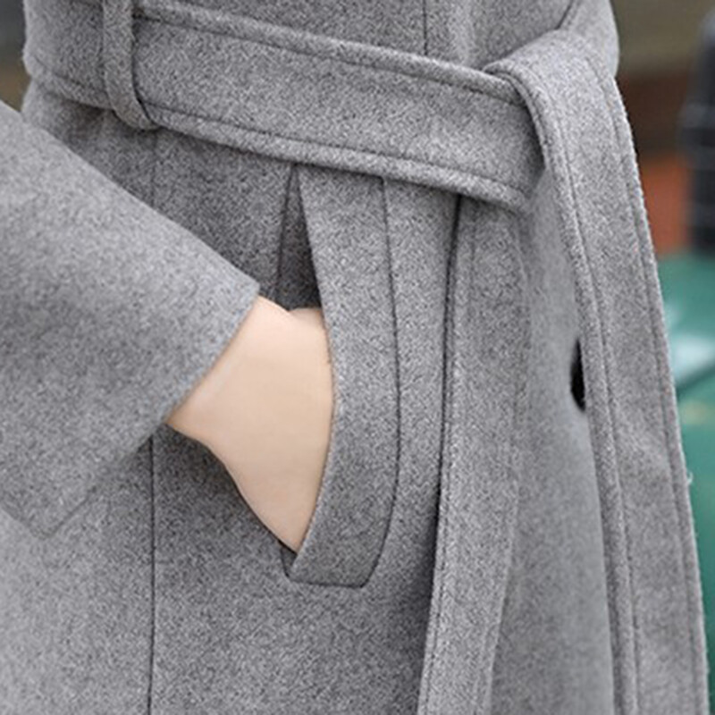 Sieviešu ziemas mētelis vienkrāsains ar garām piedurknēm, saglabā siltumu virsdrēbes, pieguļošas pogas, vilnas jakas