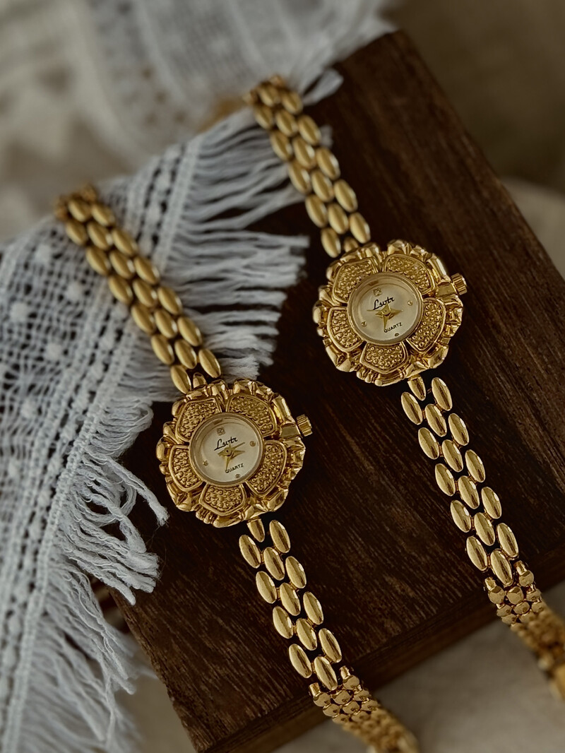 1 брой френски златен ретро дамски часовник Camellia, изискан, елегантен, персонализиран, модерен, елегантен водоустойчив дамски кварцов часовник, подходящ за ежедневно носене, декоративна китка за парти ваканция