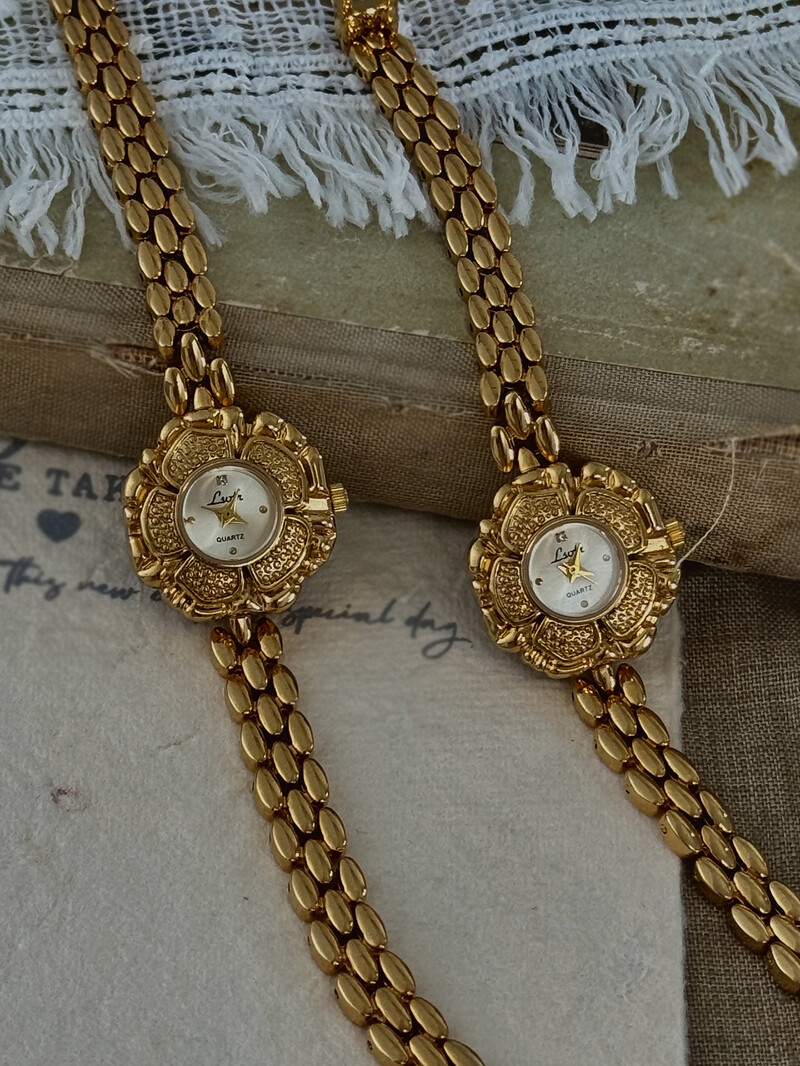 1 брой френски златен ретро дамски часовник Camellia, изискан, елегантен, персонализиран, модерен, елегантен водоустойчив дамски кварцов часовник, подходящ за ежедневно носене, декоративна китка за парти ваканция