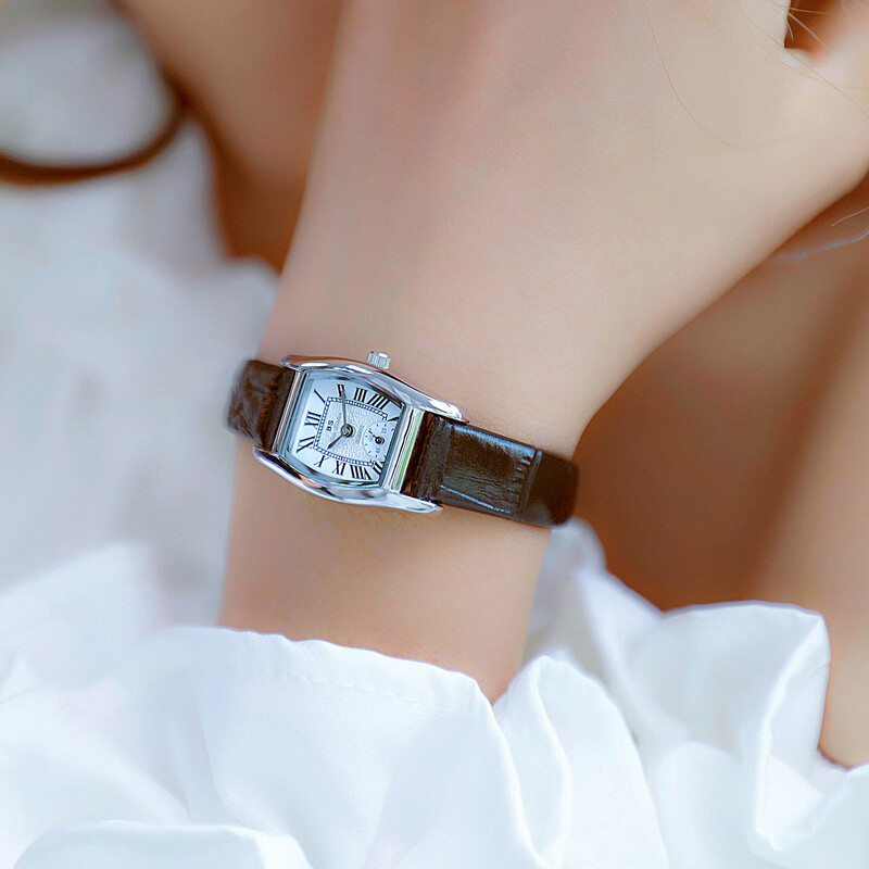 Sieviešu pulksteņi Modes augstas kvalitātes retro ādas siksniņas kvarca pulkstenis sievietēm ar mazu kvadrātveida ciparnīcu Sieviešu ūdensizturīgs pulkstenis