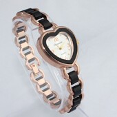 Popularni ležerni ženski ženski satovi Djevojački sat u obliku srca Narukvica Luksuzna haljina Kvarcni modni ručni sat