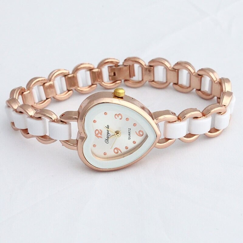 Popularni ležerni ženski ženski satovi Djevojački sat u obliku srca Narukvica Luksuzna haljina Kvarcni modni ručni sat