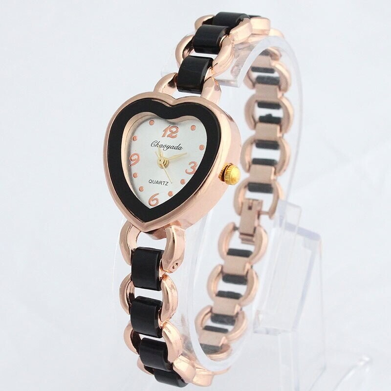 Popularni ležerni ženski ženski satovi Djevojački sat u obliku srca Narukvica Luksuzna haljina Kvarcni modni ručni sat