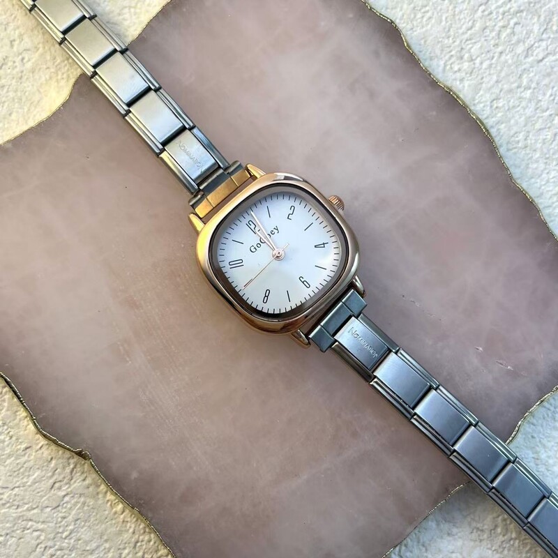 Elegantni dizajn Minimalistički Ženski Muški Kvadratni Kvarcni sat Remen od nehrđajućeg čelika Modni rođendanski dnevni savršeni poklon