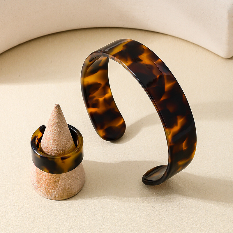 Brățară cu manșetă cu inel acrilic exagerat cu imprimeu leopard pentru femei Set de bijuterii din rășină Pulseras Mujer