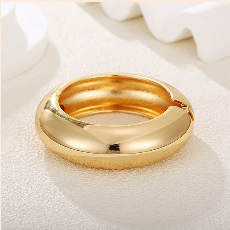 Vintage nepravilne akrilne zdepaste narukvice od smole za žene Preuveličane geometrijske metalne narukvice s privjescima Nakit za zabave Pokloni