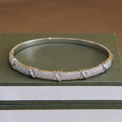 Klasične otvorene narukvice i narukvice s cirkonskim čvorom za žene Nakit modne marke Delikatne narukvice s kristalima