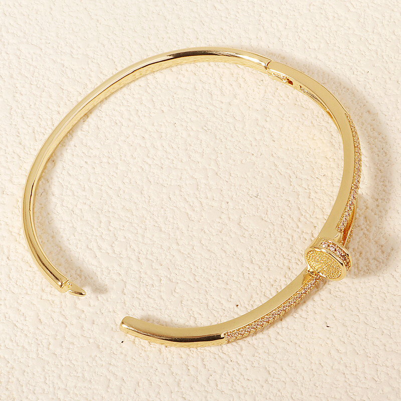 Cupru cu deschidere cu zirconiu Brățară simplă la modă pentru femei Bijuterii din oțel inoxidabil pentru femei la modă Cadouri de vacanță pentru prietene