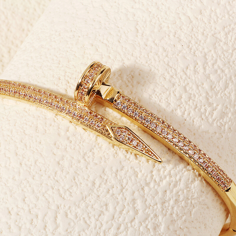 Cupru cu deschidere cu zirconiu Brățară simplă la modă pentru femei Bijuterii din oțel inoxidabil pentru femei la modă Cadouri de vacanță pentru prietene