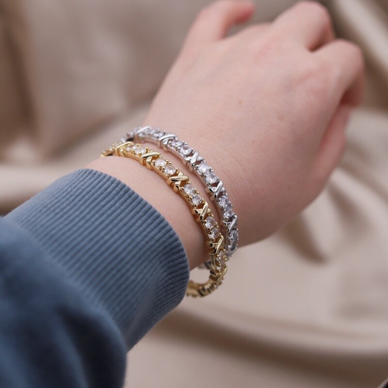 2024. Francuski modni nakit novog dizajna dvobojno obloženo cirkonsko slovo X narukvica s otvaranjem elegantni ženski svakodnevni radni pribor