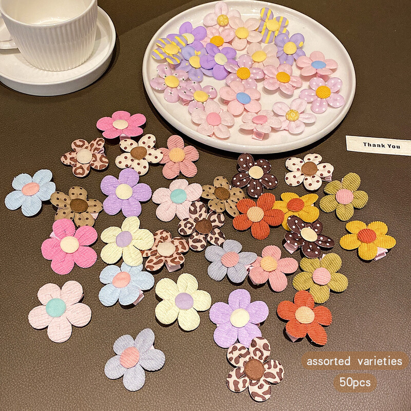 50 de agrafe de păr cu flori aleatorii colorate, accesorii de păr dulci și elegante potrivite pentru utilizarea zilnică