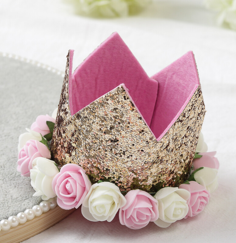 Ružičasto bijela ruža 1 godina star šešir s krunom Sretna princeza Rođendanski ukras Dječja djevojčica 1. šešir Rođendanski rekviziti za fotografije Šešir dlâ vedʹm