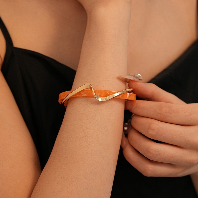 Brățări de lux, alb, cu crustacee, pentru femei, bărbați, geometrice, în formă de C, cu deschidere în cruce răsucită, brățări, bijuterii, cadou