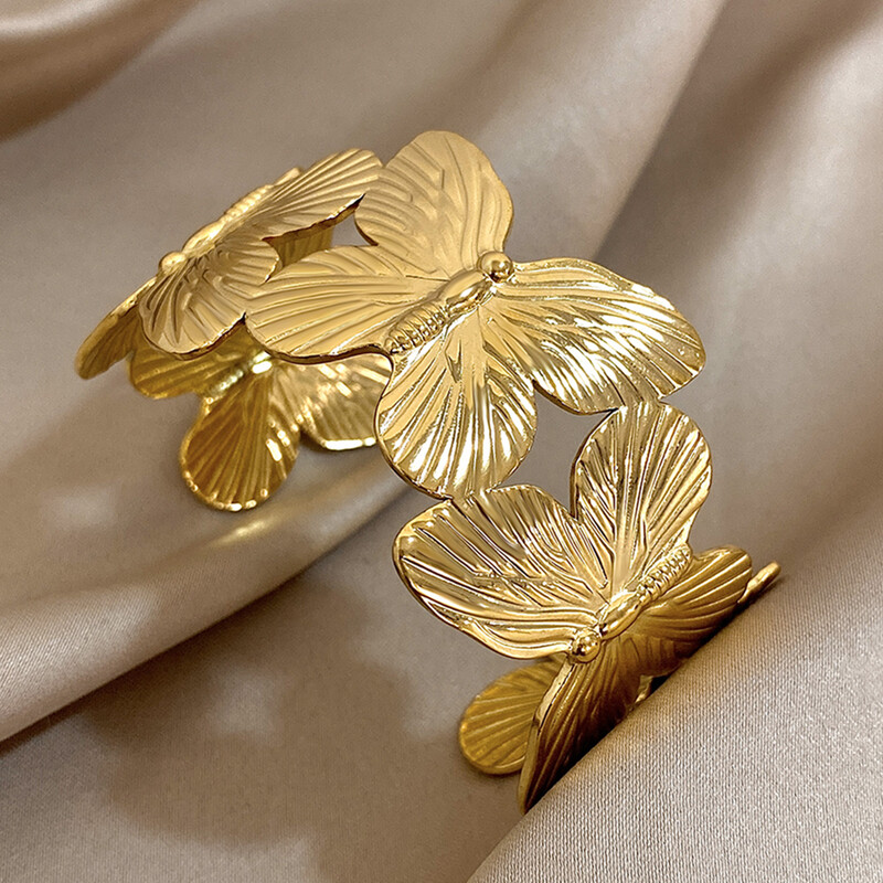 AENSOA trendi narukvica s privjeskom od nehrđajućeg čelika s leptirom za žene Bohemia zlatne teksture s otvorenom manžetom Boho ljetni nakit